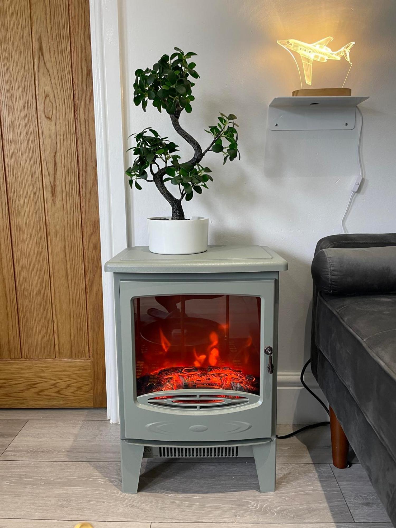 Holiday home Unique London Heathrow Airport Cabin, Gated Free Parking, And Courtyard *